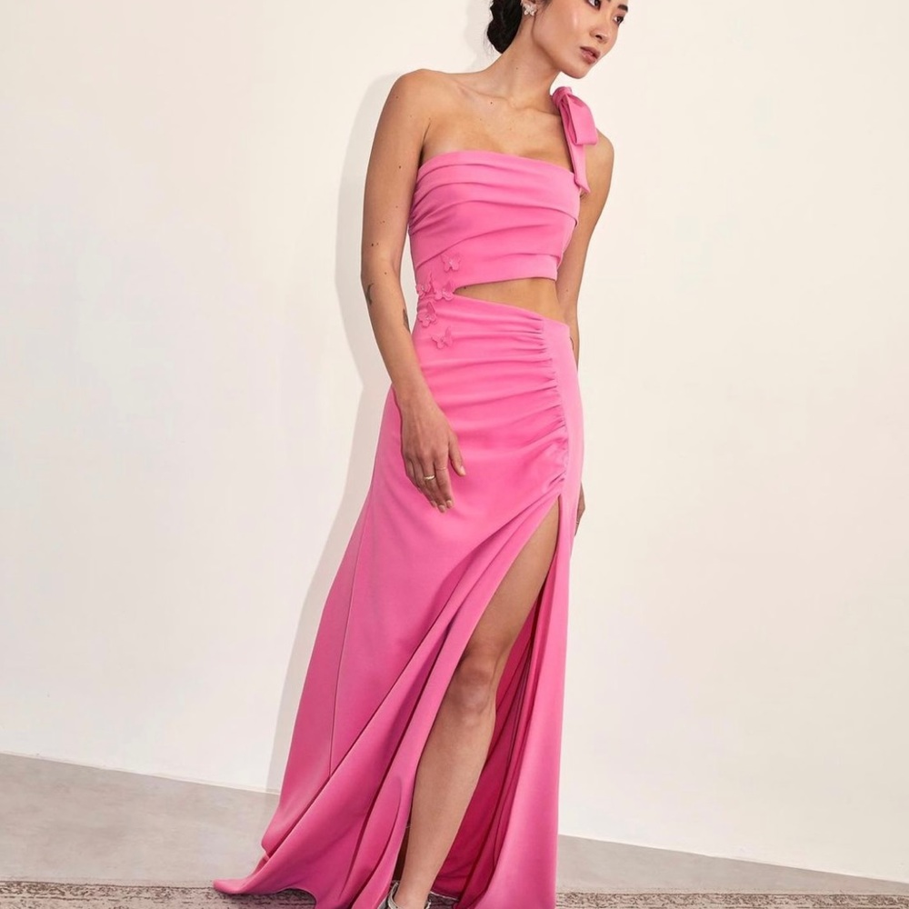 A pink dress from a collection of a Peruvian designer Xayire